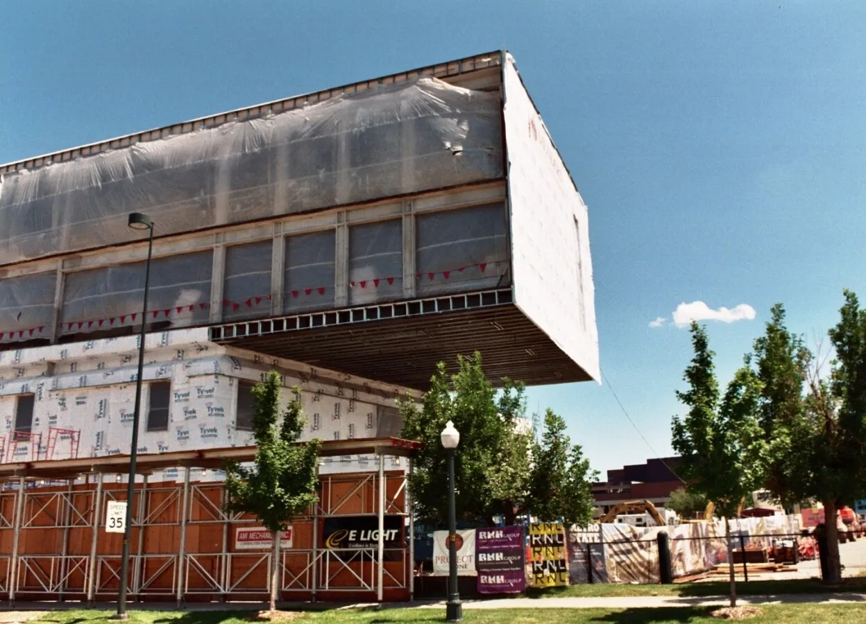 The cantilevered section in profile