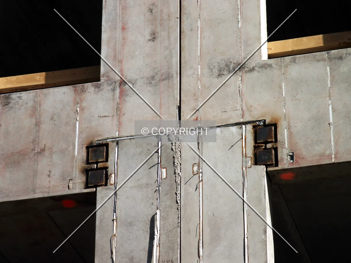 Junction of concrete plates on the south wall
