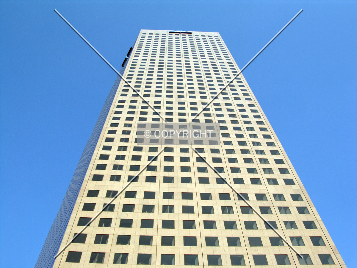 Looking up the western side from Peachtree Street
