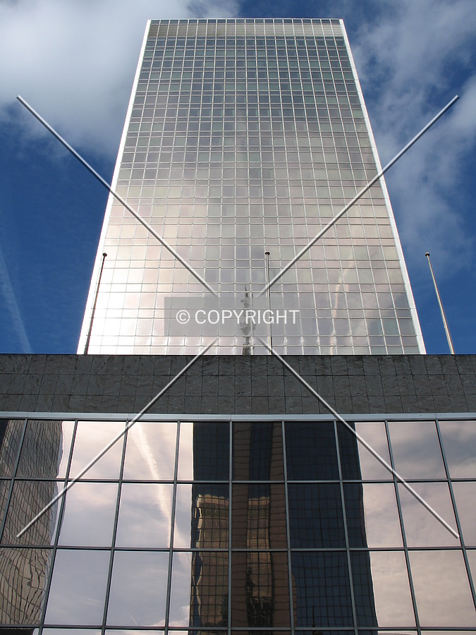 Looking up from Albert II laan