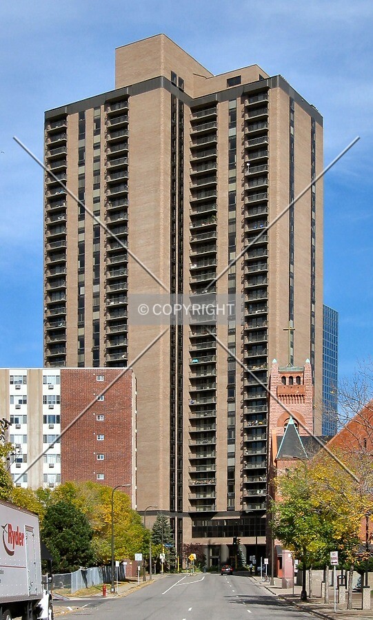 View to the north along 1st Avenue South