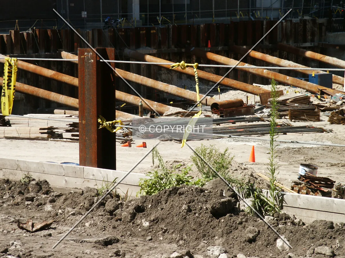 Bracing on the foundation wall