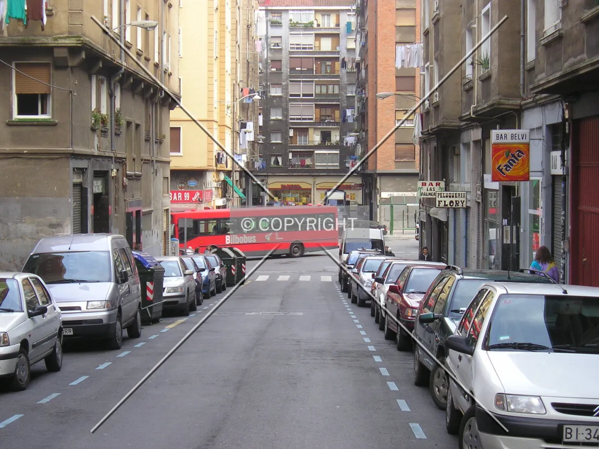 View as a bus passes through Gordoniz Street