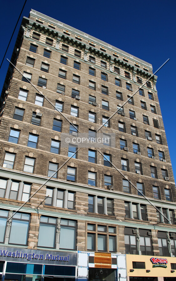 Looking up from 125th Street