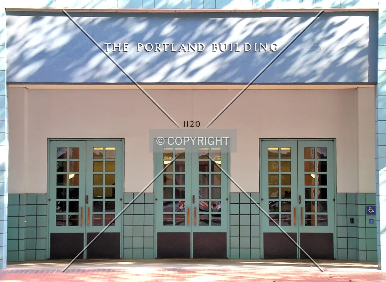Building sign and entrance area