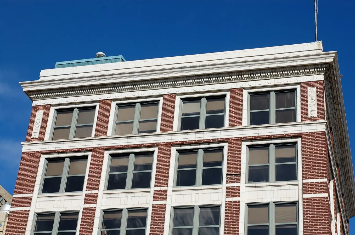 Roofline detail