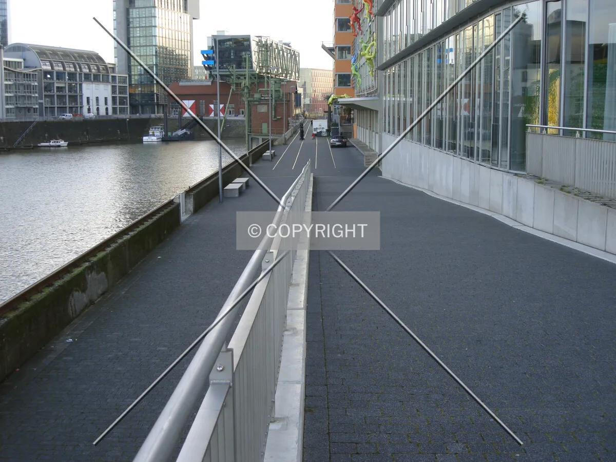 Photo 527-117-957
