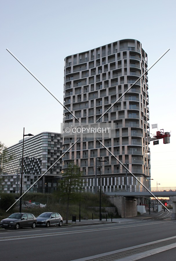 East view from Boulevard de Berlin.