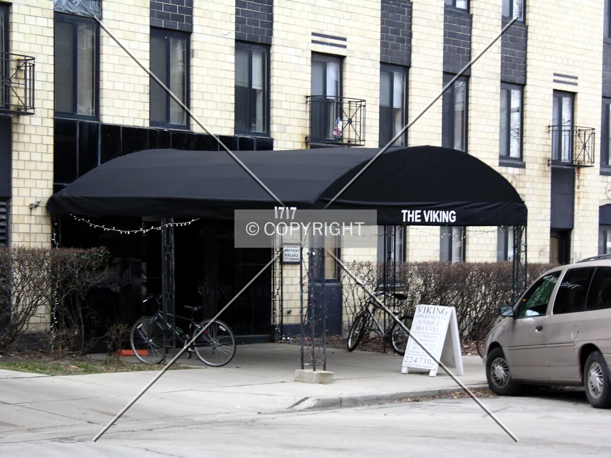 Main entrance off East Kane Place