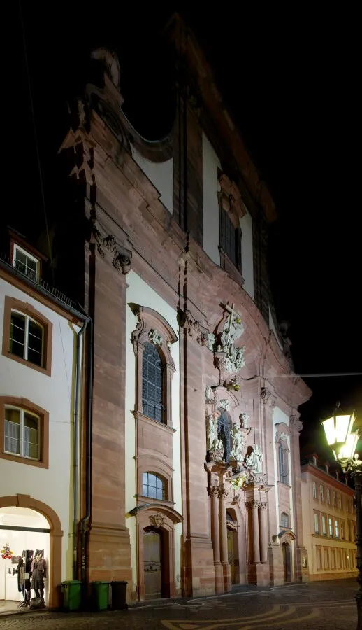 The main entrance facing Augustinenstraße