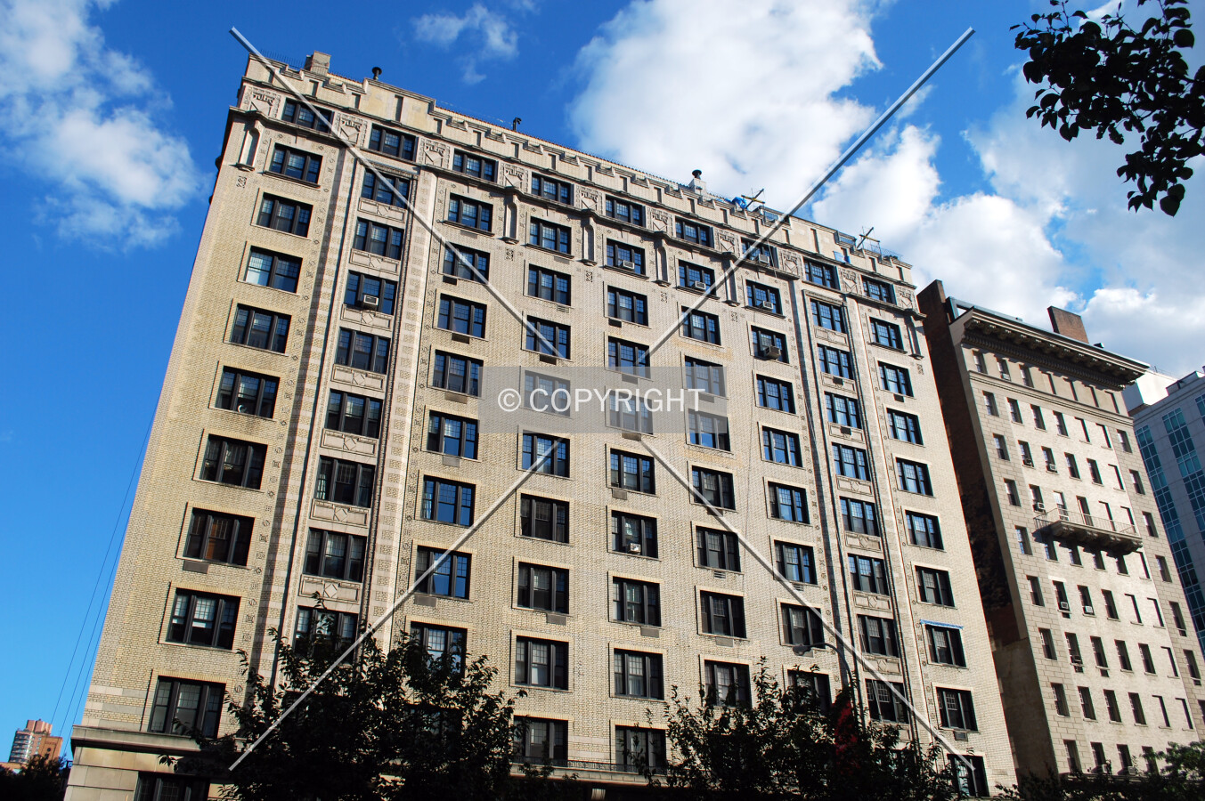 Looking up from Park Avenue