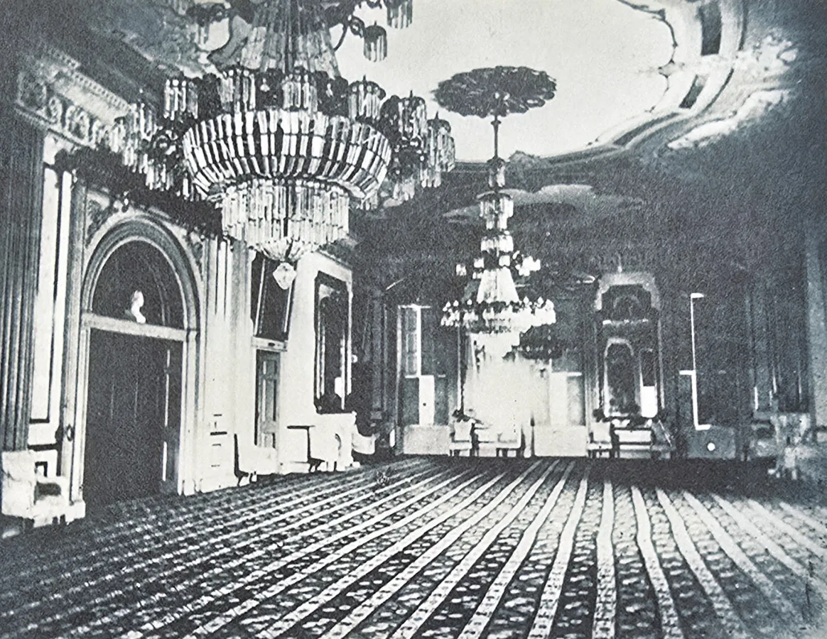 Vintage view of the East Room during Lincoln's Administration