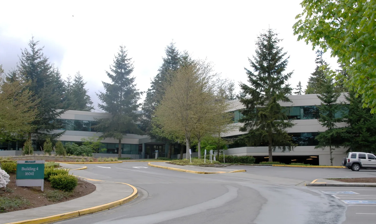 View when approaching the main entrance