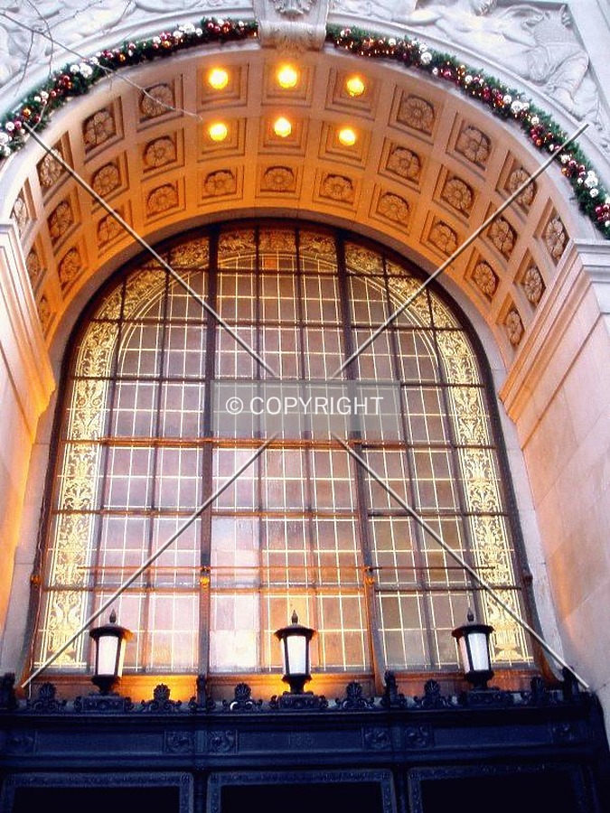 The southern of two Broad Street entrances