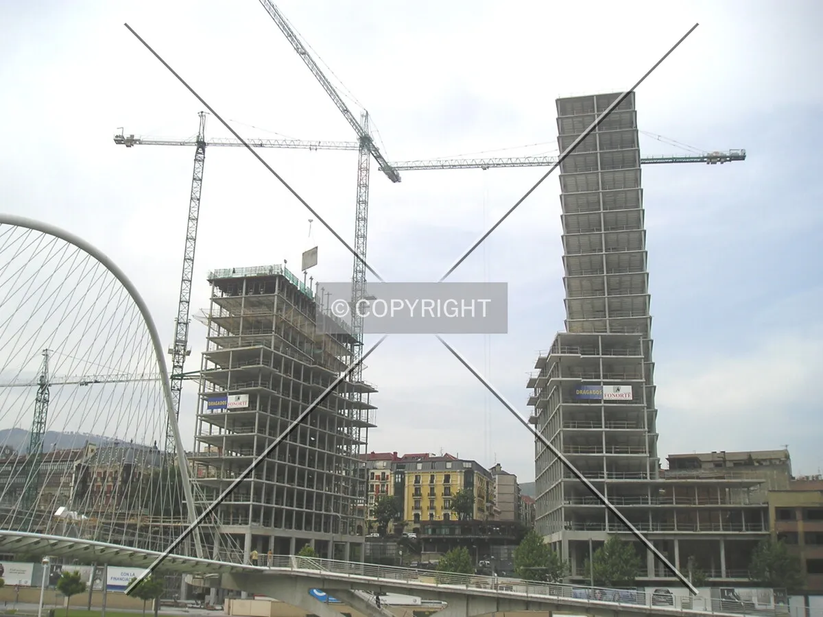 View in comparison with the other tower at Isozaki Atea