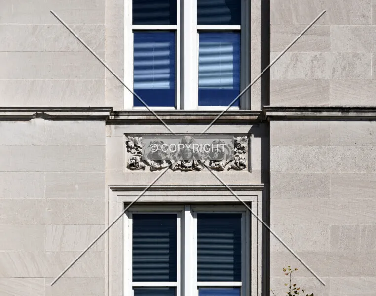 Photo 536-176-947