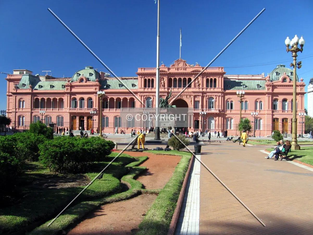 The west facade viewed from Plaza de Mayo