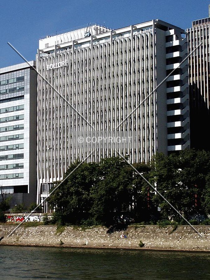 East facade from Île de Puteaux