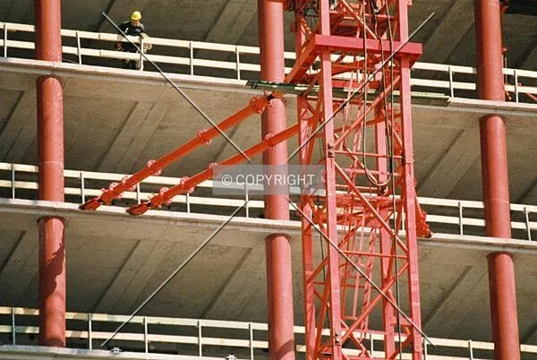 Crane mounting