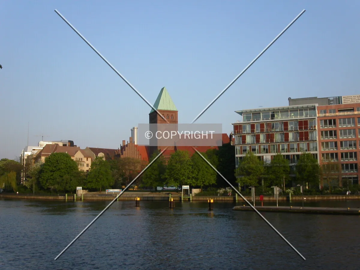 The Spree in its way through Mitte