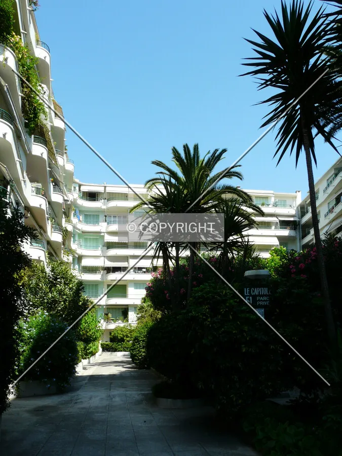 Central courtyard with the U-shaped building wrapping around
