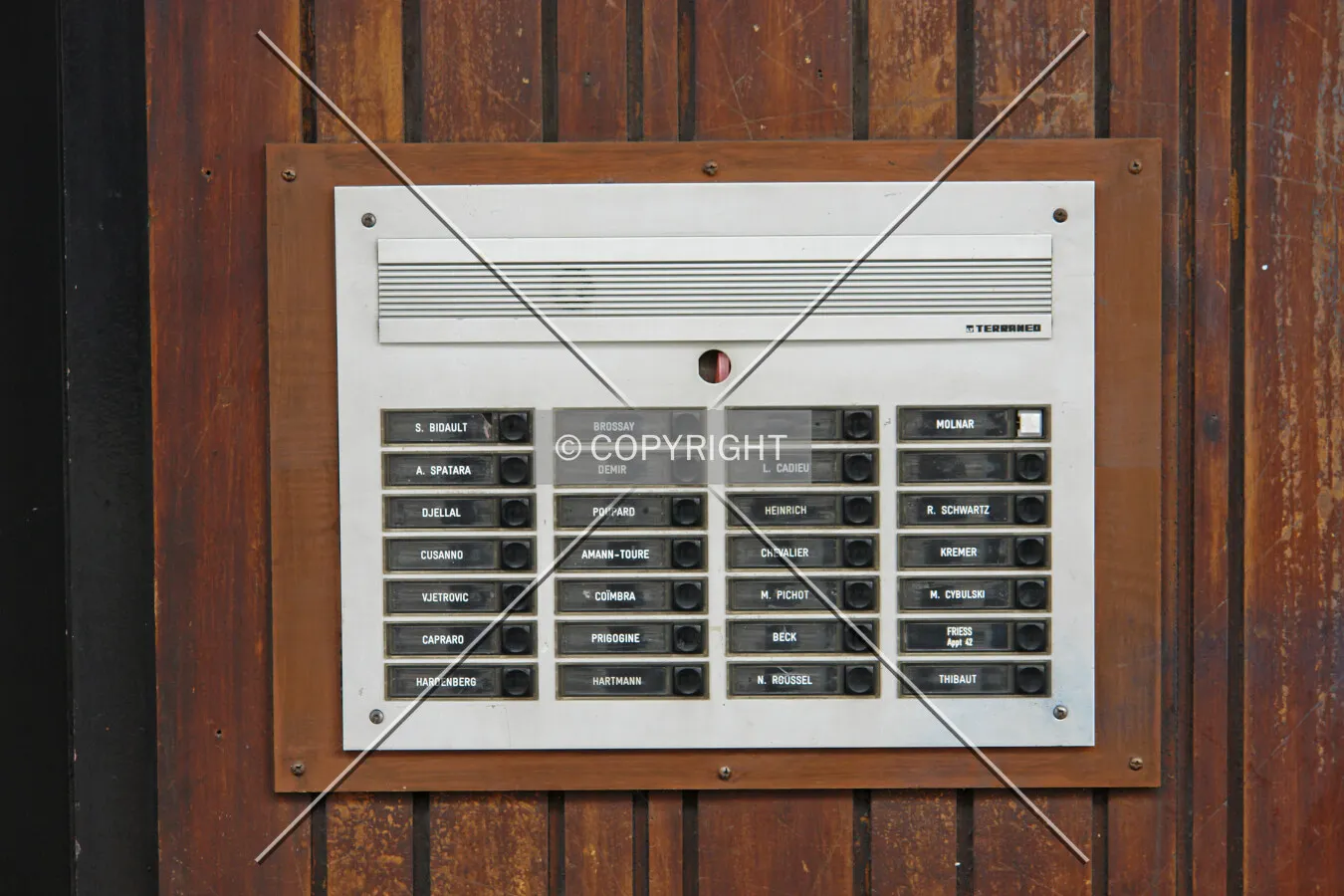 A tableau indicating the 28 units which this building has