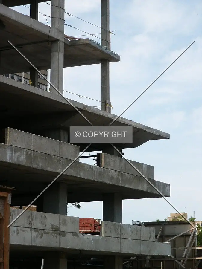 Profile of the southeast corner of the frame