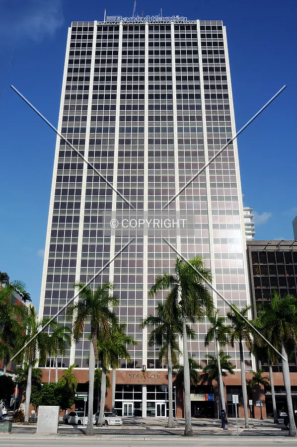 Looking up from the east along Biscayne Boulevard