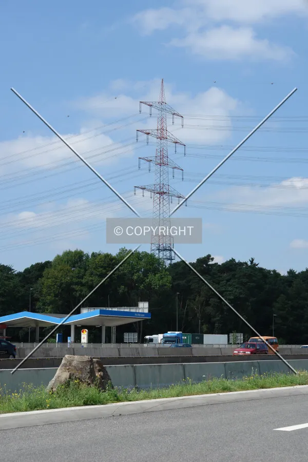 Power mast used for power distribution
