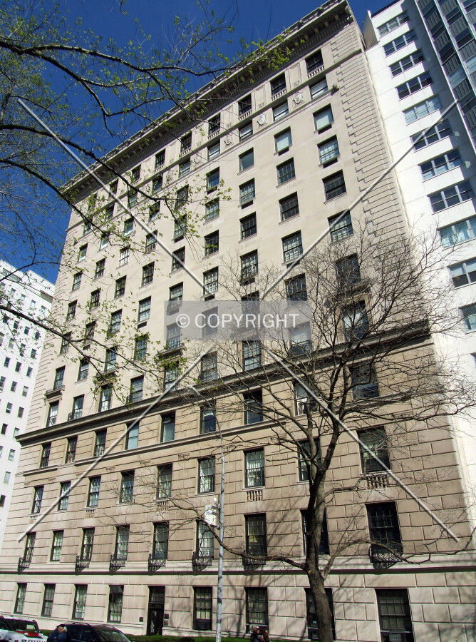View from the west on 5th Avenue