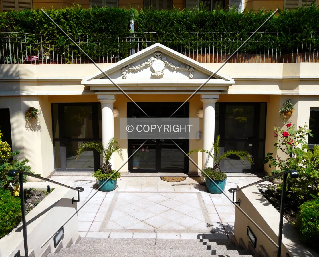 Photo 547-008-704