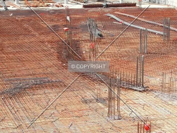 View of the armour of some concrete element on the north of the contrucion site