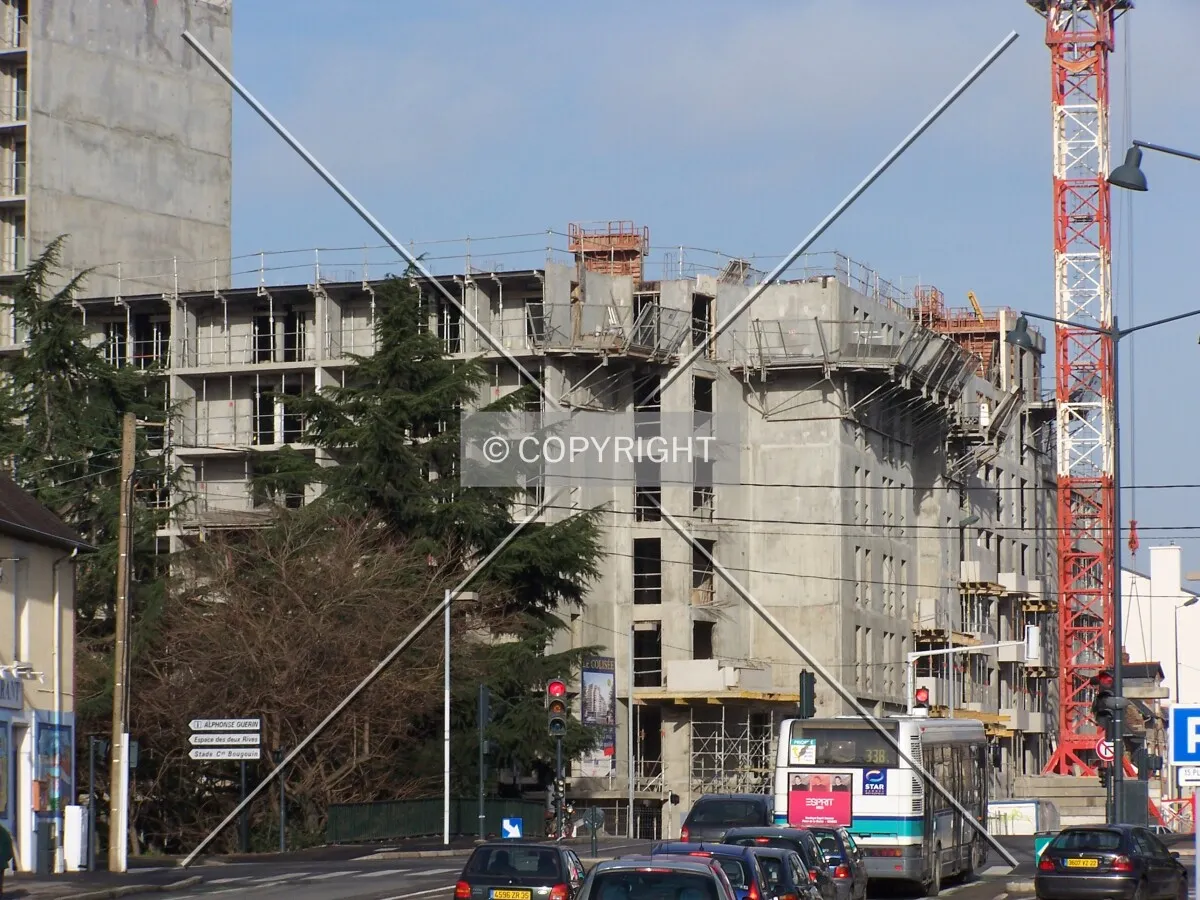 Angle sud-est pris depuis le Boulevard Villebois-Mareuil