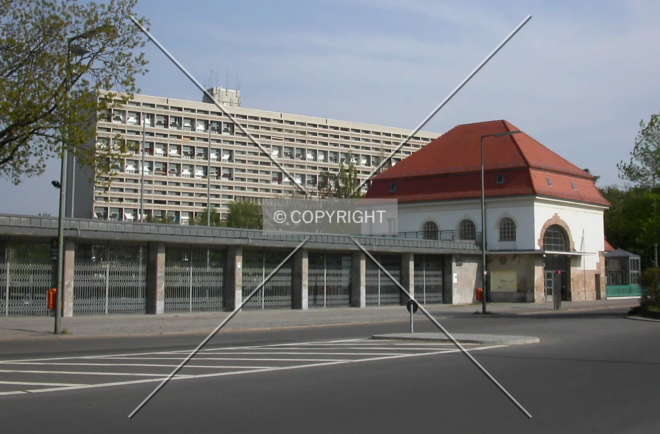 Building seen from Flatowallee