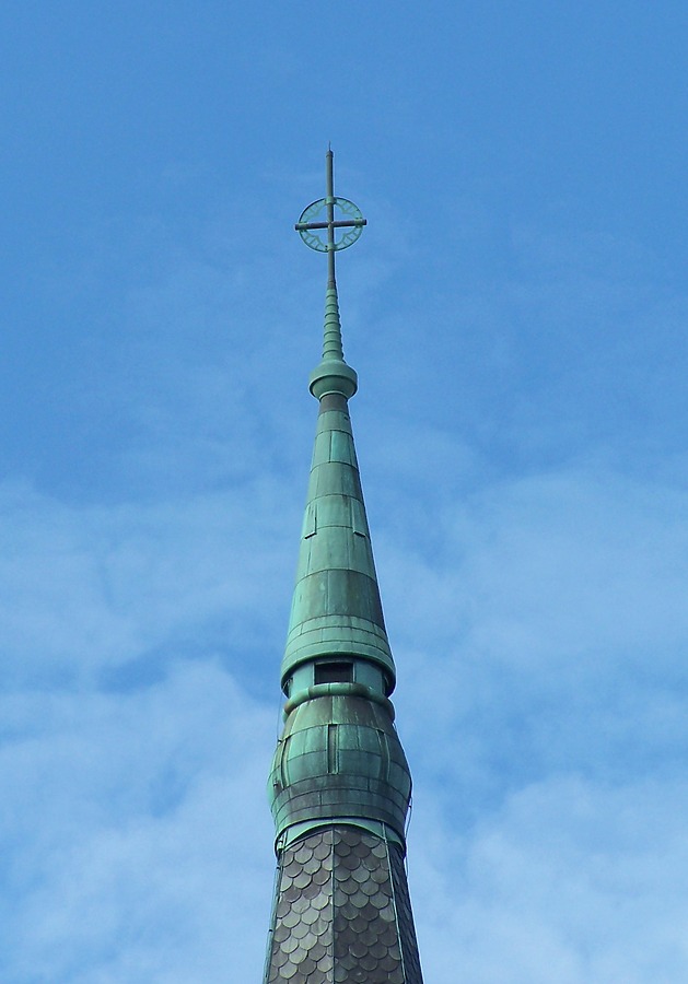 Smaller spire in detail