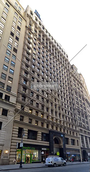 Photo 555-621-192