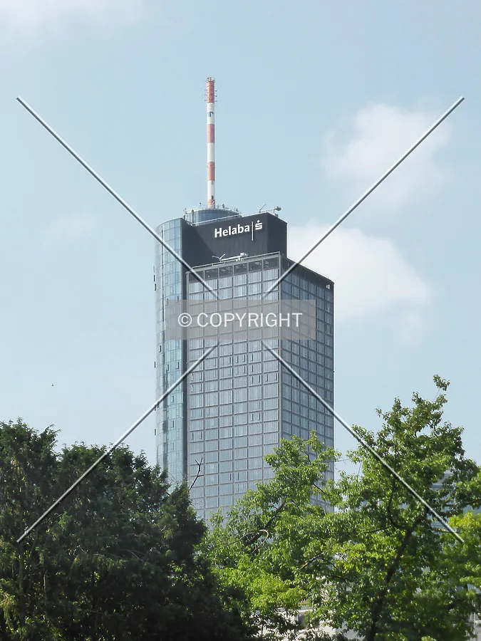 The round and square sections of MAIN TOWER as seen from Bockenheimer Anlage