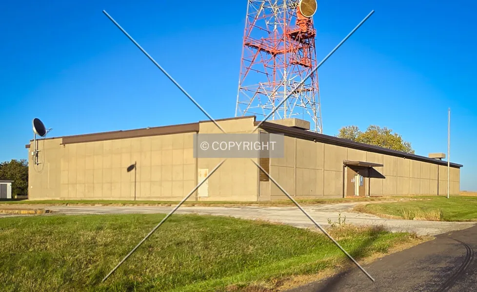 Photo 558-989-936