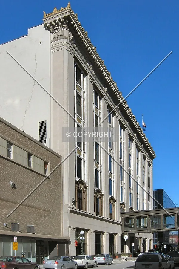 View to the northeast from North Robert Street/East 7th Place