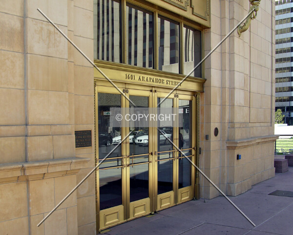 Entrance off Arapahoe Street