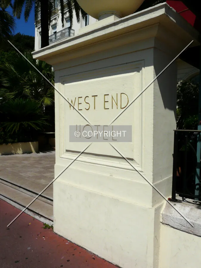Signage on Promenade des Anglais