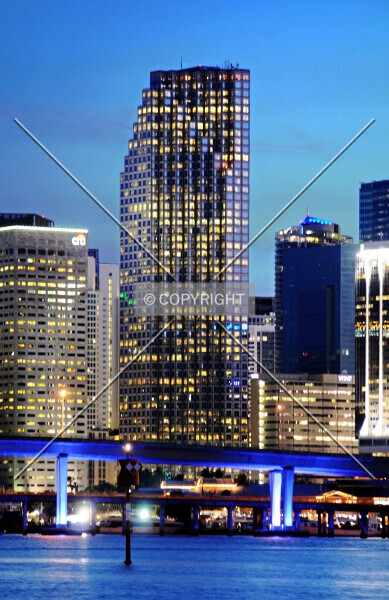 Photo 564-971-590