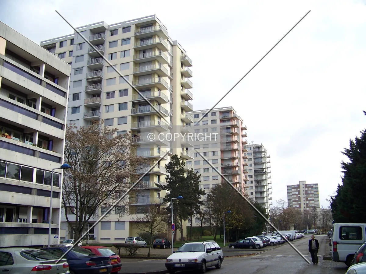 View from the street Raymond Poincaré/