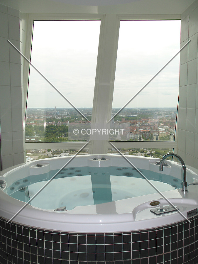 Whirlpool on the 43rd floor