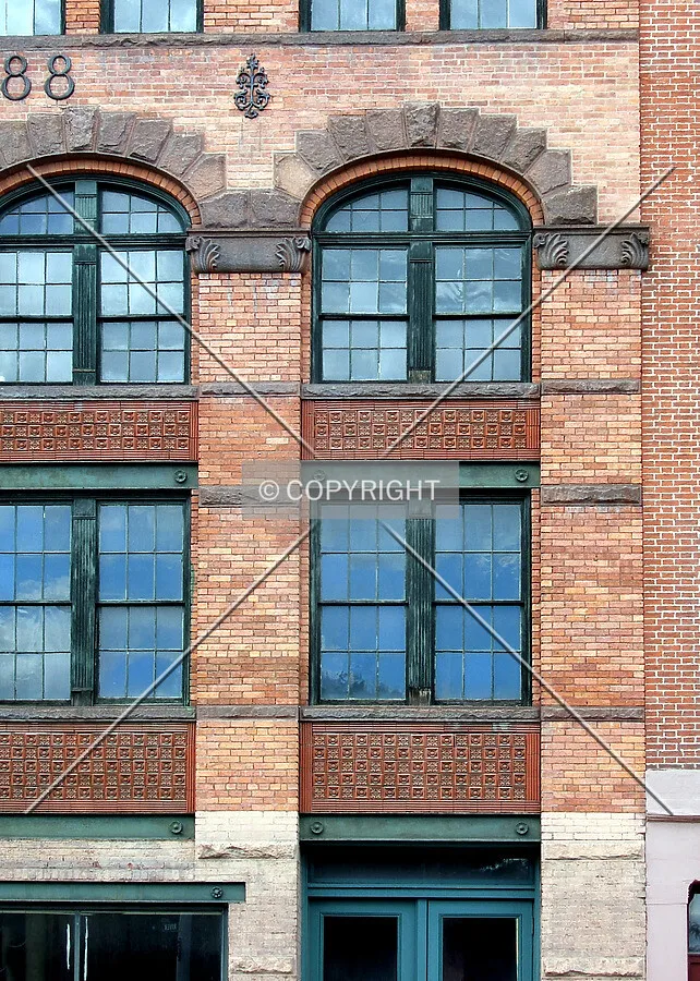 Facade details on River Street