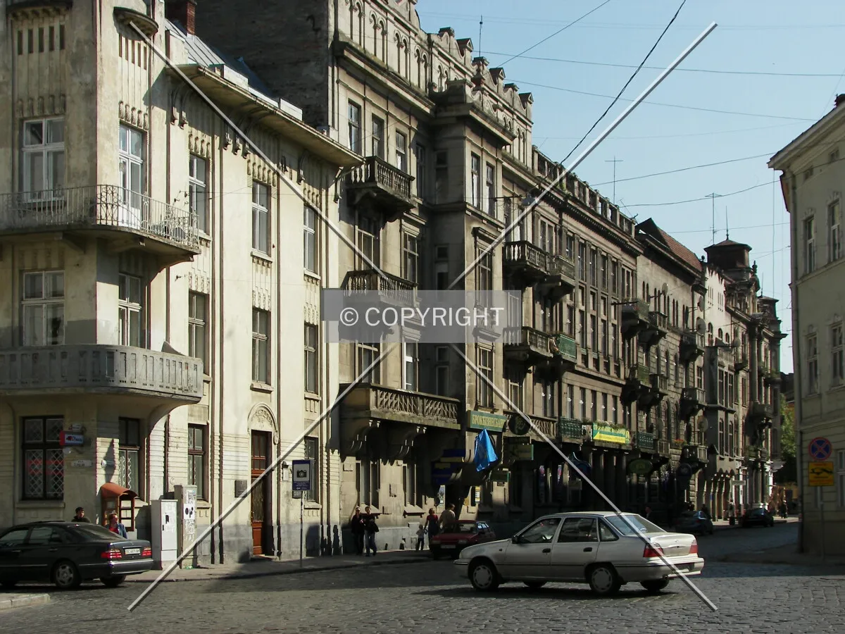 Looking along Saksagans'kogo Street