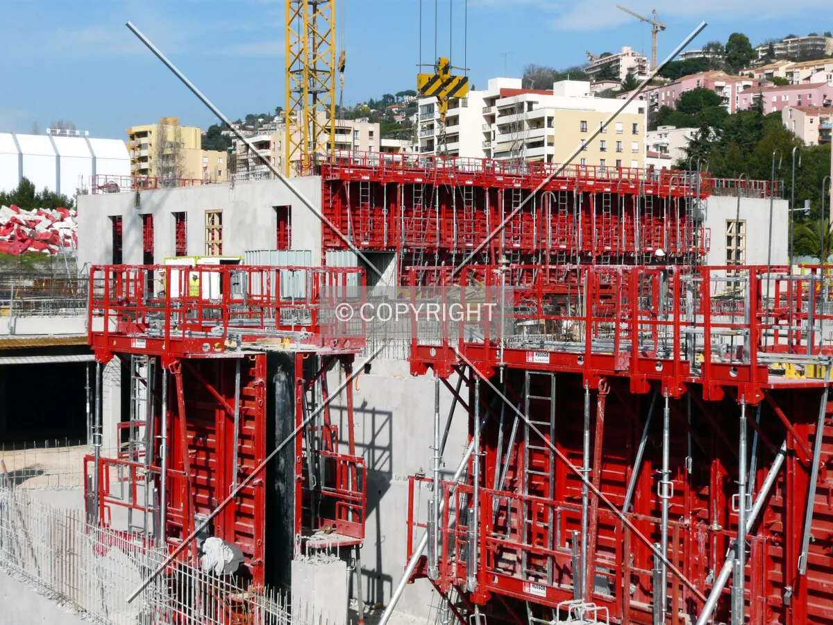 Looking northeast from Rue du Docteur Robini
