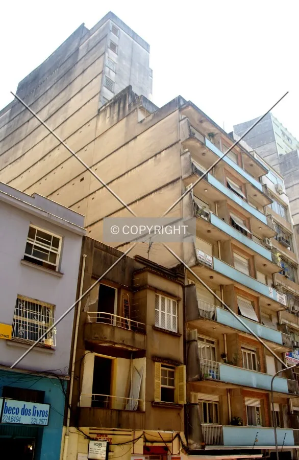 Looking up from across General Câmara Street