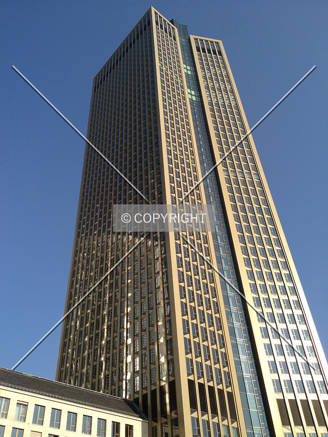 Looking along the facade to the top