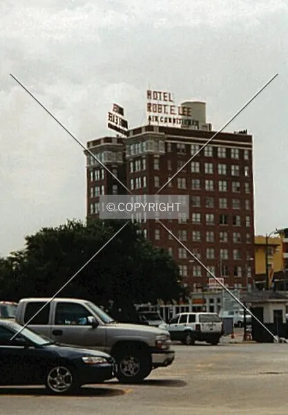 Robert E. Lee Apartments